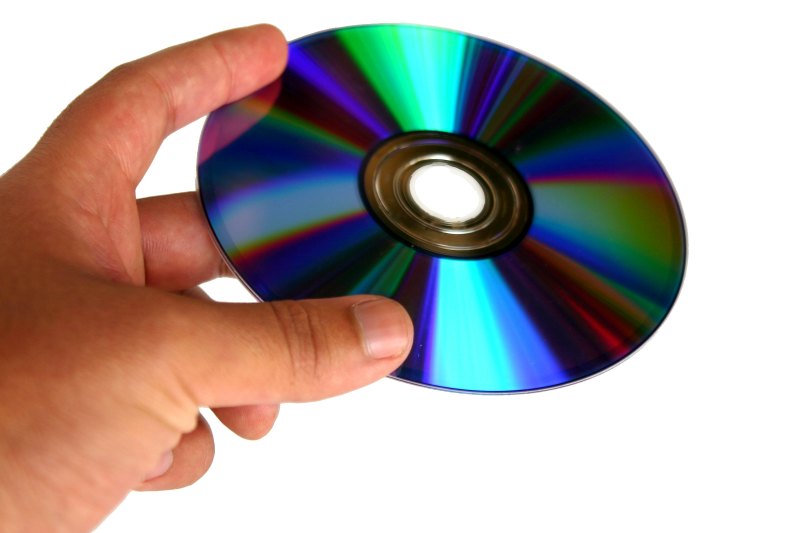 Difference Between Optical Disk and CD